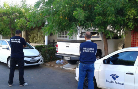 policia-federal-na-porta
