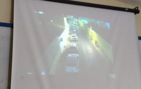 suspeito-caminhando-ao-lado-do-colegio-auxiliadora